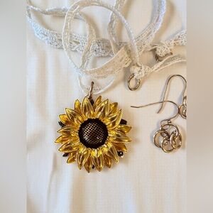 Sunflower Pendant Knit Ribbon Necklace and Earrings Set